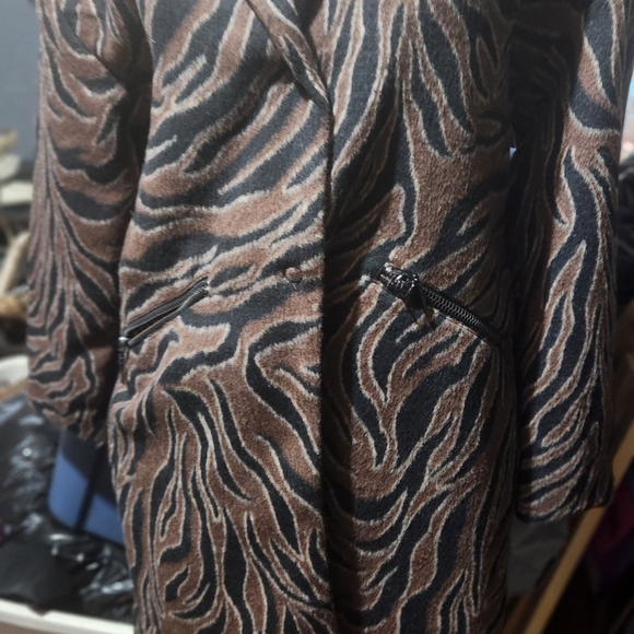 BROWN AND BLACK ANIMAL PRINT 3/4 COAT BRAND NEW - Picture 7 of 8
